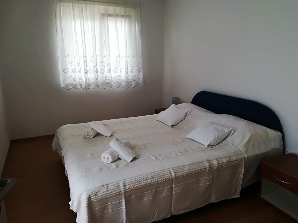 Apartman Rosanda Premuda Exterior photo
